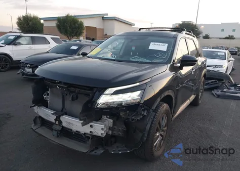 2022 Nissan Pathfinder Sv 2Wd z USA, uszkodzony, nr VIN 5N1DR3BA7NC244857